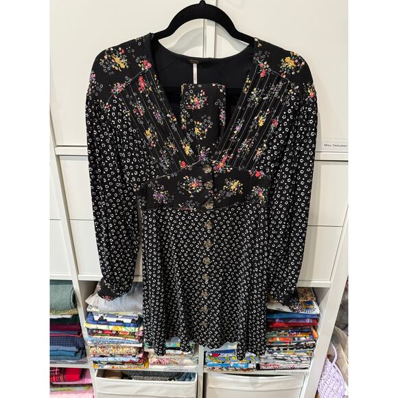 NWOT Free People Wonderland Mini Dress, Black Floral Combo Size XSM - QUICK SHIP - Picture 5 of 5